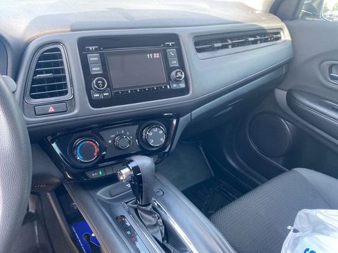 Used 2022 Honda HR-V LX image 4