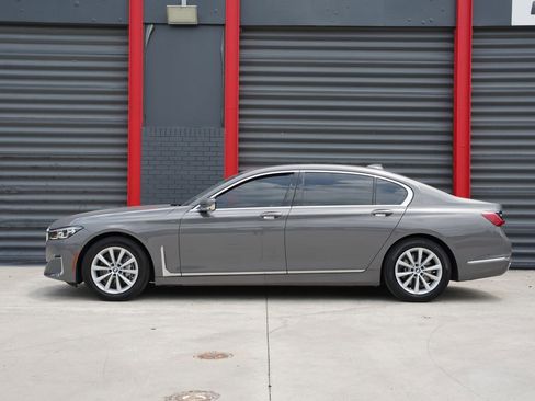 Used 2022 BMW 740i xDrive w/ Premium Package AWD/4WD image 8