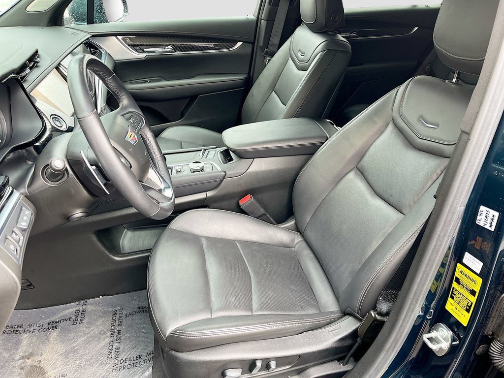 Used 2024 Cadillac XT6 Sport w/ LPO, ONYX Package AWD/4WD image 22