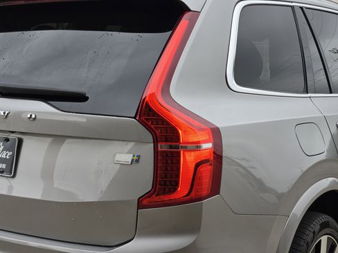 Used 2023 Volvo XC90 T8 Ultimate w/ Lounge Package image 15