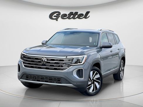 Used 2025 Volkswagen Atlas SEL image 2