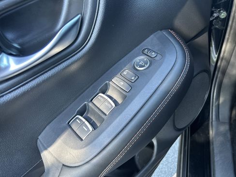 Used 2024 Honda HR-V Sport image 9