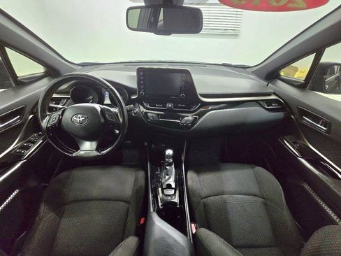 Used 2019 Toyota C-HR XLE FWD image 14