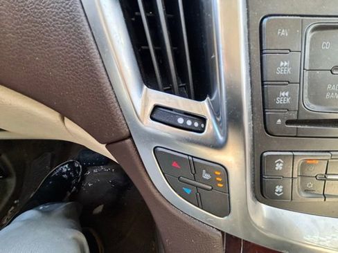 Used 2012 Cadillac SRX Luxury image 15