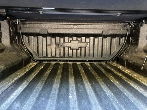 Used 2023 Chevrolet Colorado Z71 w/ Z71 Convenience Package 2 image 17