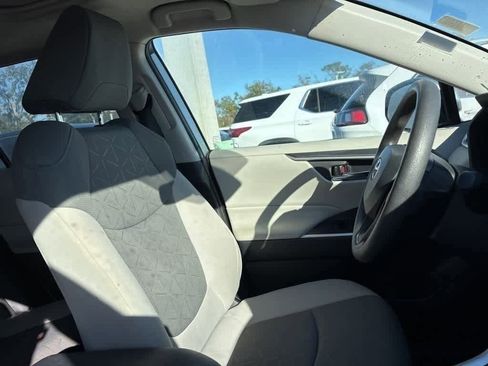 Used 2021 Toyota RAV4 XLE image 8