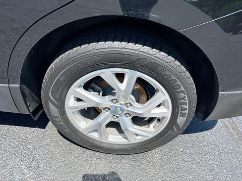 Used 2019 Chevrolet Equinox LT FWD image 32