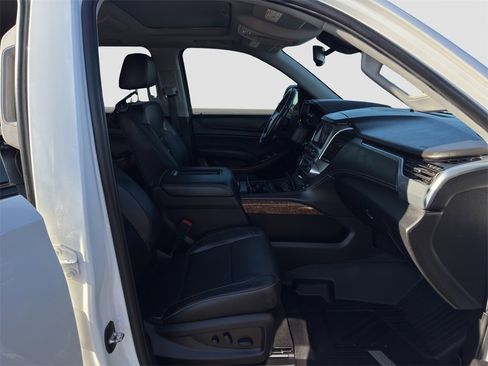 Used 2020 Chevrolet Suburban Premier image 18