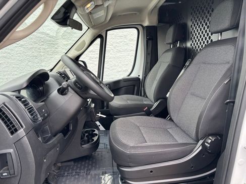 Used 2025 RAM ProMaster 2500 w/ U-Haul Equipment Group FWD image 10