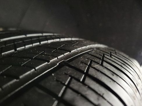 Used 2024 Kia Carnival LX image 11