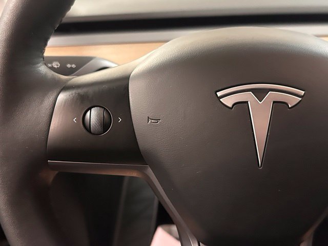 Used 2023 Tesla Model Y Long Range AWD/4WD image 21
