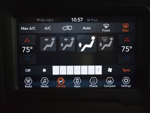 Used 2019 Jeep Renegade Altitude w/ Quick Order Package 2XM AWD/4WD image 24