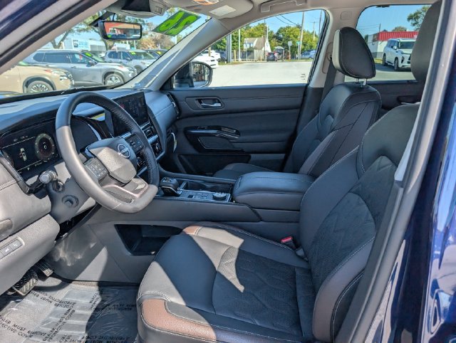 Used 2026 Nissan Pathfinder Platinum w/ Cargo Package AWD/4WD image 16