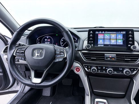 Used 2019 Honda Accord Touring image 7