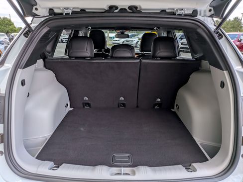 Certified 2023 Jeep Compass Limited AWD/4WD image 12