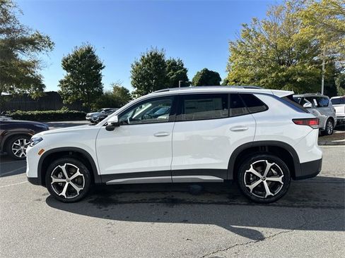 New 2025 Volkswagen Tiguan SE image 2