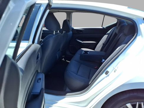 Used 2024 Nissan Altima 2.5 SV FWD image 23