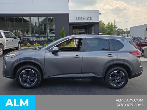 Used 2024 Nissan Rogue SV AWD/4WD image 4