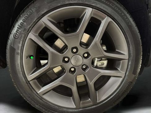 Used 2021 Jeep Renegade Latitude AWD/4WD image 30