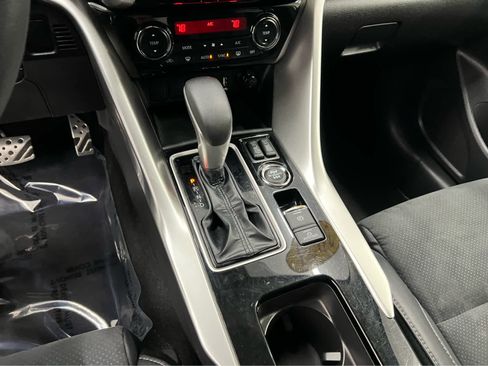 Used 2023 Mitsubishi Eclipse Cross SE image 30