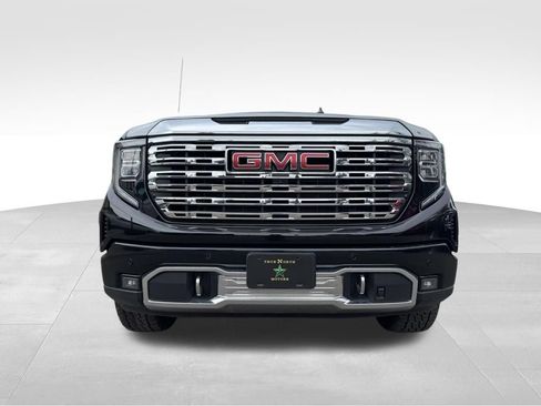 Used 2024 GMC Sierra 1500 Denali w/ Technology Package AWD/4WD image 4