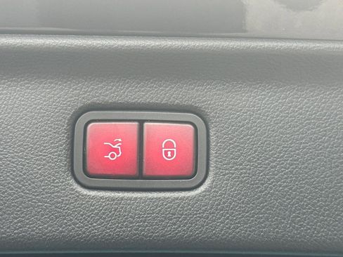 Certified 2023 Mercedes-Benz S 500 4MATIC image 32