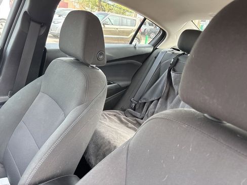 Used 2018 Chevrolet Cruze LT image 36