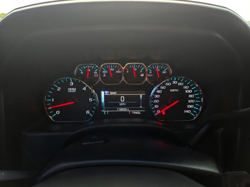 Used 2018 Chevrolet Silverado 1500 LTZ AWD/4WD image 18