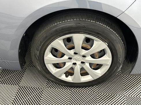 Used 2020 Toyota Corolla LE image 11