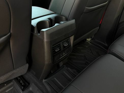 Used 2024 GMC Canyon AT4X AWD/4WD image 32