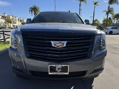 Used 2020 Cadillac Escalade ESV Platinum w/ Escalade Sport Edition image 12