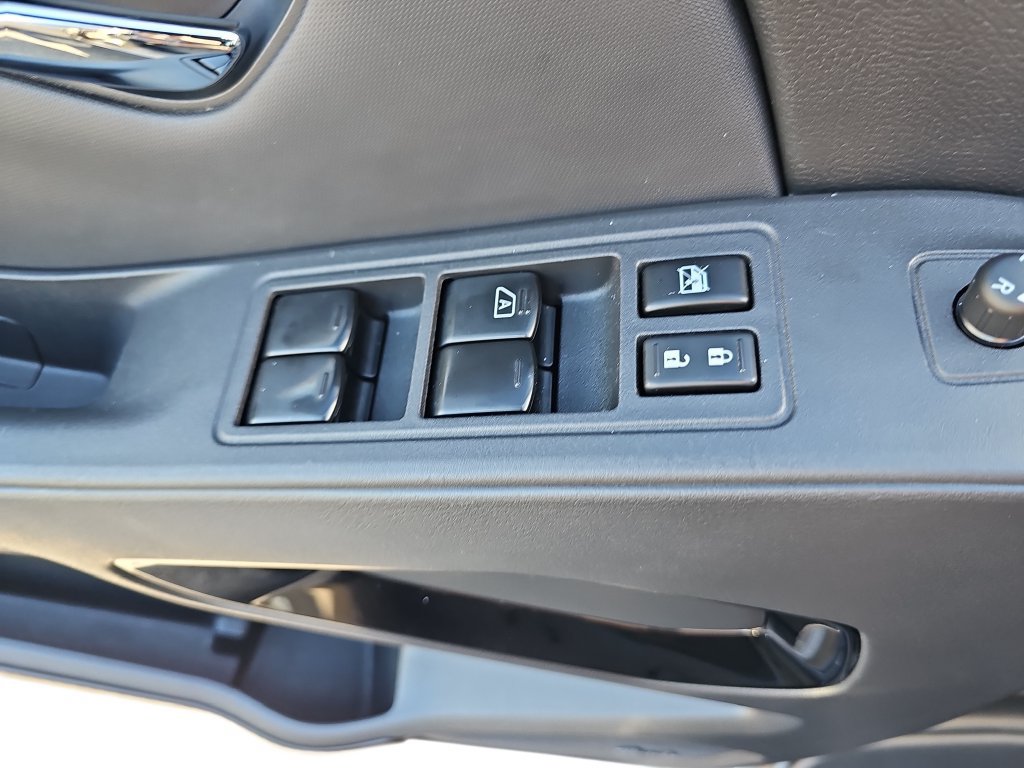 Used 2022 Nissan Frontier PRO-4X w/ Pro-4X Premium Package AWD/4WD image 27