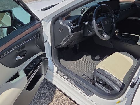 Used 2025 Lexus ES 350 w/ Premium Package FWD image 20