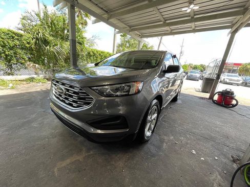 Used 2021 Ford Edge SE FWD image 3