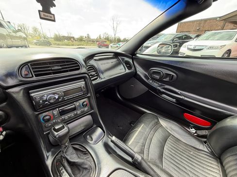 Used 2002 Chevrolet Corvette Coupe w/ Preferred Equipment Group2 image 17