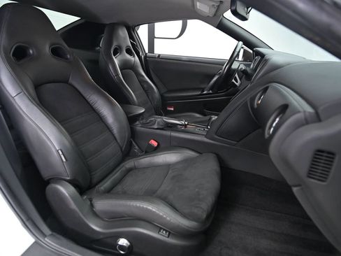 Used 2012 Nissan GT-R Premium AWD/4WD image 18