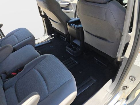 Used 2021 Toyota Sienna LE FWD image 13