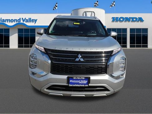 Used 2024 Mitsubishi Outlander 4WD Plug-In Hybrid image 2