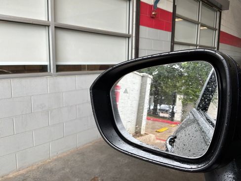Used 2025 Nissan Rogue SV FWD image 19
