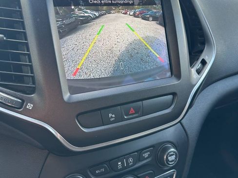 Used 2020 Jeep Cherokee Trailhawk w/ Cold Weather Group AWD/4WD image 23