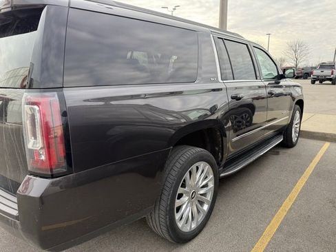 Used 2017 GMC Yukon XL SLT w/ Open Road Package image 4