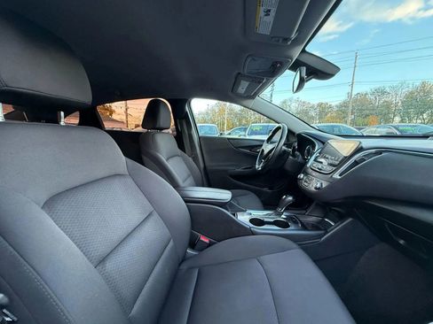 Used 2018 Chevrolet Malibu LT image 48