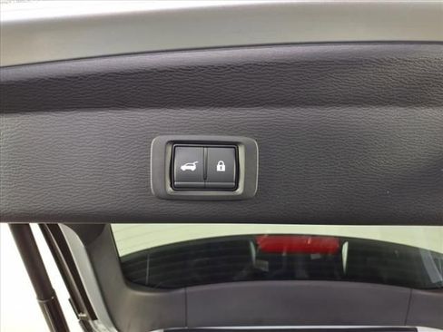 Used 2024 Mitsubishi Outlander SE image 32