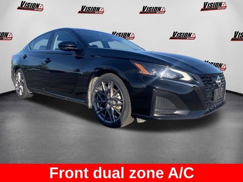 Used 2023 Nissan Altima 2.0 SR FWD image 5