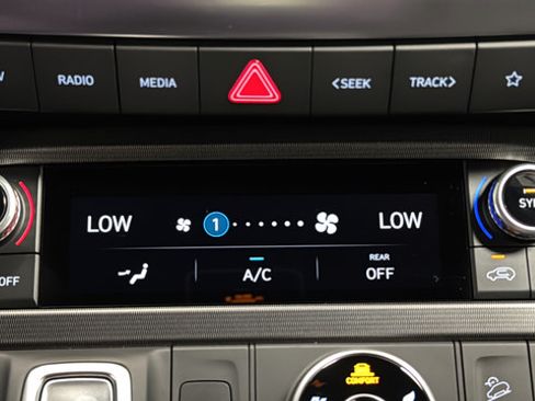 Used 2025 Hyundai Palisade Calligraphy AWD/4WD image 19