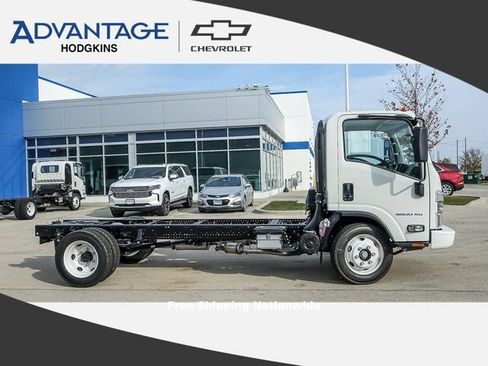 New 2025 Chevrolet Low Cab Forward 5500XG RWD image 2