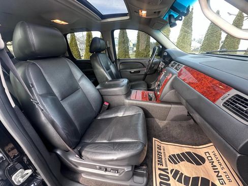Used 2014 Chevrolet Suburban LTZ image 14