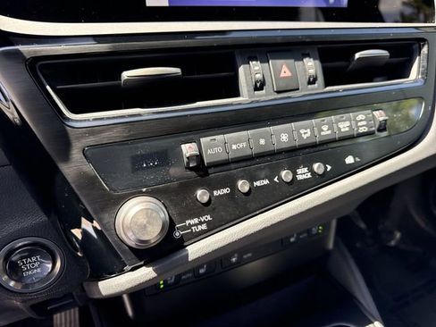 Used 2025 Lexus ES 350 w/ Premium Package FWD image 19
