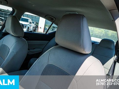 Used 2025 Nissan Altima 2.5 SV FWD image 17