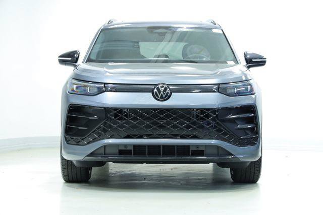New 2026 Volkswagen Tiguan SE R-Line FWD image 2